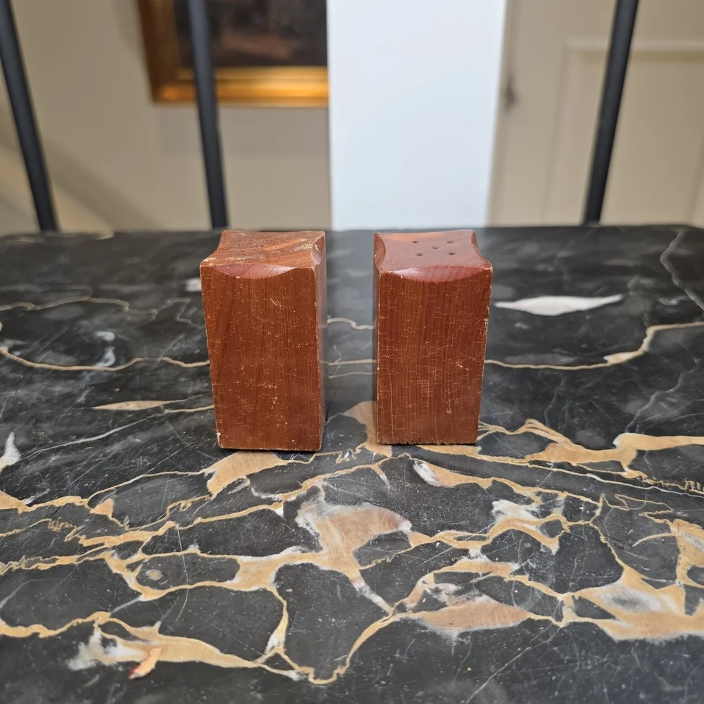 Vintage Wooden Salt & Pepper Shakers Moncton NB Canada Souvenir Rustic Gothic - Picture 3 of 8